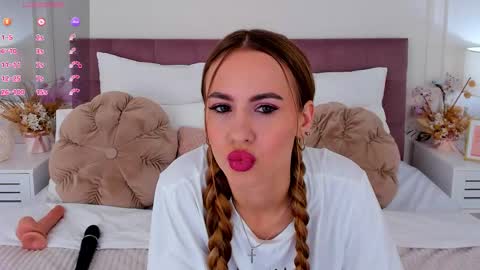 Snapshot of lullyfox chatting on November 20, 7:57 pm Cherie online show from November 20, 7:57 pm