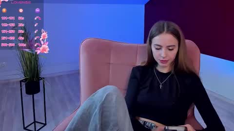 Snapshot of lullyfox chatting on November 25, 12:38 pm Cherie online show from November 25, 12:38 pm