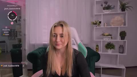 Lily online show from November 13, 9:52 am