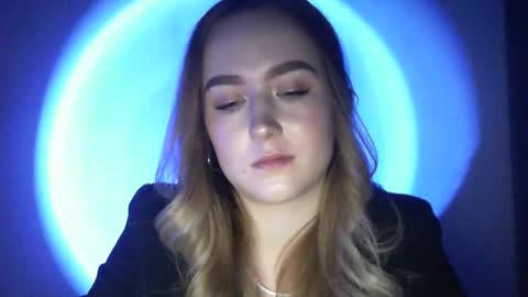 Snapshot of lulu_baby1 chatting on February 9, 5:22 pm Lulu Baby18 online show from February 9, 5:22 pm