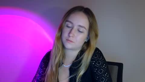 Snapshot of lulu_baby1 chatting on October 7, 7:22 pm Lulu Baby18 online show from October 7, 7:22 pm