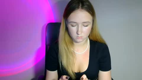 Snapshot of lulu_baby1 chatting on October 31, 2:18 pm Lulu Baby18 online show from October 31, 2:18 pm