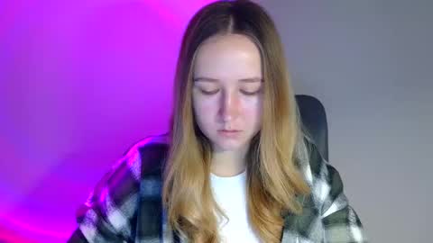 Snapshot of lulu_baby1 chatting on November 23, 8:03 am Lulu Baby18 online show from November 23, 8:03 am