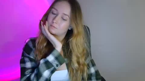 Snapshot of lulu_baby1 chatting on December 5, 4:03 pm Lulu Baby18 online show from December 5, 4:03 pm