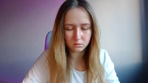 Snapshot of lulu_baby1 chatting on December 18, 7:36 am Lulu Baby18 online show from December 18, 7:36 am