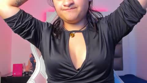 Snapshot of lulu_js_ chatting on November 12, 1:06 am elizabeth online show from November 12, 1:06 am