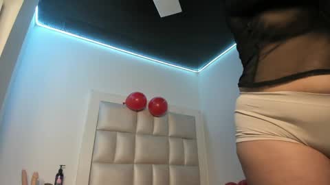 elizabeth online show from May 24, 12:54 pm
