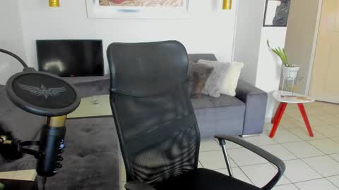 Snapshot of lulu_lopez chatting on February 12, 2:43 pm Lau online show from February 12, 2:43 pm