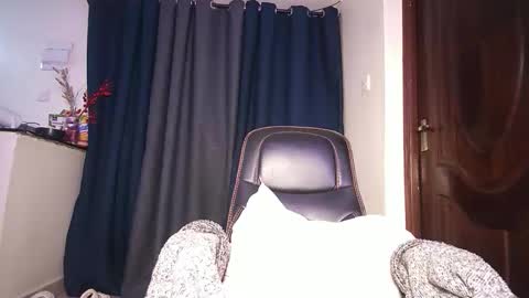 lulu_sparks1 online show from January 15, 7:17 pm