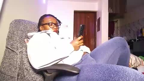Snapshot of lulu_sparks1 chatting on June 3, 2:33 pm lulu_sparks1 online show from June 3, 2:33 pm