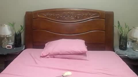 lulu_wild online show from October 24, 10:55 am