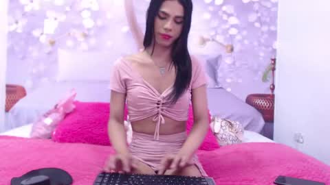 LULU online show from October 4, 7:56 pm