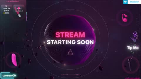 Snapshot of luluubloomm chatting on November 14, 8:07 pm Lulu online show from November 14, 8:07 pm