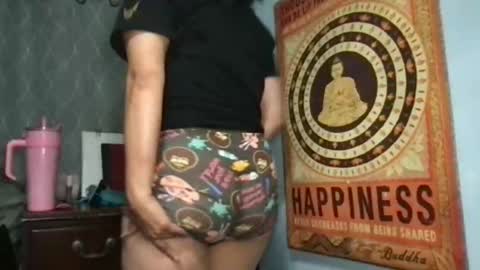 Snapshot of luluvalenttine chatting on May 16, 2:27 pm LuLu Valenttine Hot Sexy HawaiianCape Verde online show from May 16, 2:27 pm