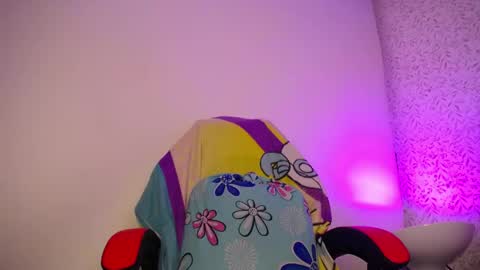 Luly online show from April 28, 3:11 am