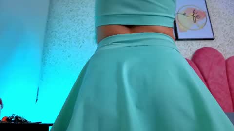 Snapshot of luly_blue chatting on June 23, 5:16 am Luly online show from June 23, 5:16 am