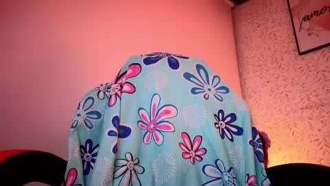 Snapshot of luly_blue chatting on July 16, 5:02 am Luly online show from July 16, 5:02 am