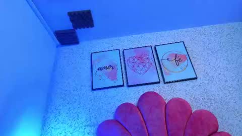 Snapshot of luly_blue chatting on July 29, 4:32 am Luly online show from July 29, 4:32 am