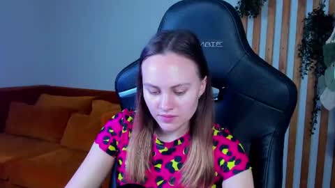 Snapshot of lumerisoren chatting on June 15, 5:09 am lumerisoren online show from June 15, 5:09 am