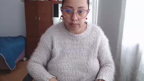 Snapshot of lumi_84 chatting on December 19, 2:35 pm LUMI online show from December 19, 2:35 pm