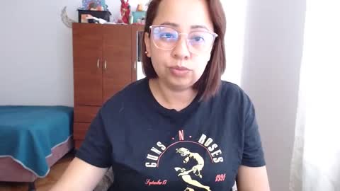 Snapshot of lumi_84 chatting on December 20, 10:00 pm LUMI online show from December 20, 10:00 pm