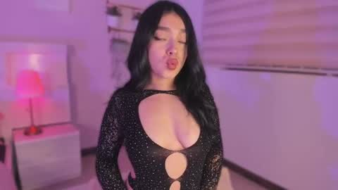 Snapshot of lummii_ chatting on June 19, 7:17 pm lummii_ online show from June 19, 7:17 pm