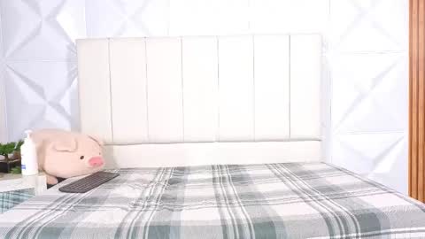 LUNA GRACE online show from November 5, 8:20 pm