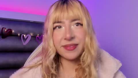 Snapshot of luna__scarlett chatting on February 16, 7:32 pm luna online show from February 16, 7:32 pm