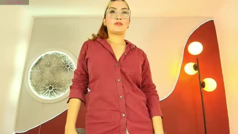 luna__velvet online show from May 12, 12:46 pm