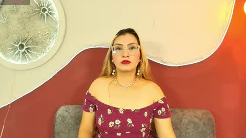 luna__velvet online show from May 26, 12:34 pm