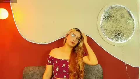 luna__velvet online show from June 11, 12:36 pm