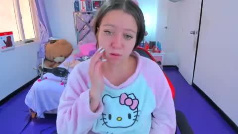 Snapshot of luna_analya chatting on May 4, 3:52 pm luna_analya online show from May 4, 3:52 pm