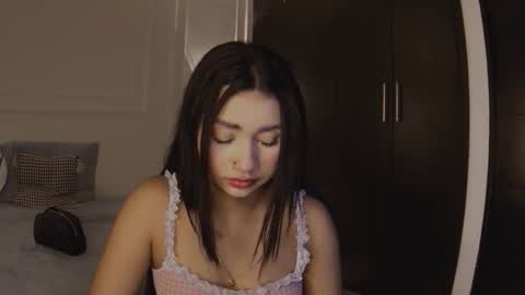 luna and banji online show from December 20, 5:25 am