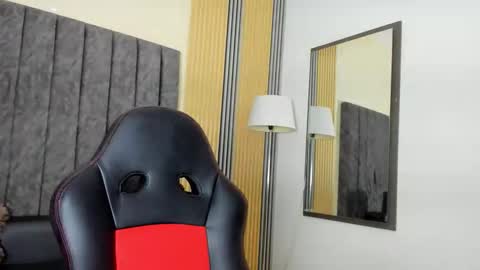 luna and banji online show from January 9, 4:59 am