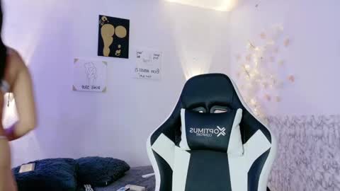 luna and banji online show from March 12, 4:29 am