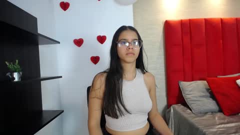 Luna And Titan  online show from February 23, 4:21 am