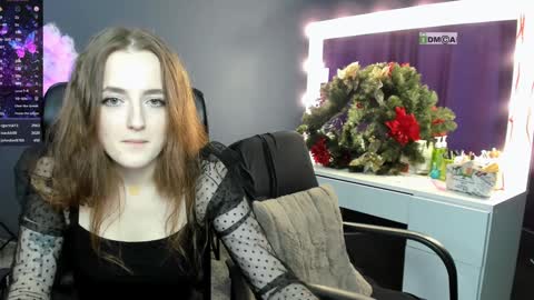 Snapshot of luna_berryy chatting on December 24, 4:55 am luna_berryy online show from December 24, 4:55 am