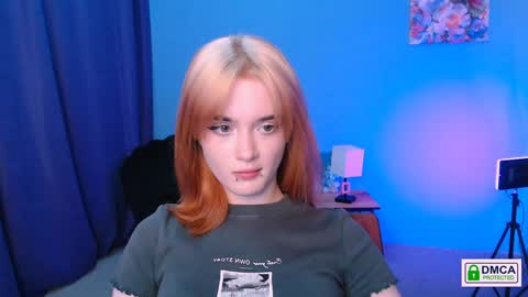 Snapshot of luna_berryy chatting on January 2, 10:44 pm luna_berryy online show from January 2, 10:44 pm