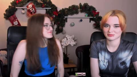 Snapshot of luna_berryy chatting on January 9, 10:52 pm luna_berryy online show from January 9, 10:52 pm