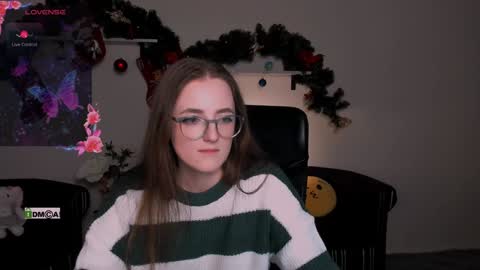 Snapshot of luna_berryy chatting on January 14, 4:57 am luna_berryy online show from January 14, 4:57 am