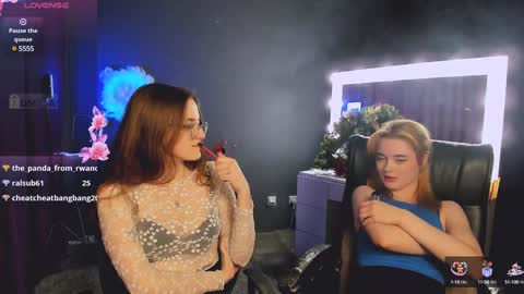 Snapshot of luna_berryy chatting on January 25, 2:58 am luna_berryy online show from January 25, 2:58 am