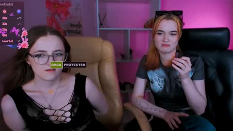 Snapshot of luna_berryy chatting on January 29, 2:51 am luna_berryy online show from January 29, 2:51 am