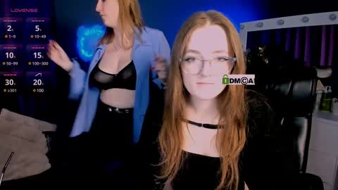 Snapshot of luna_berryy chatting on February 4, 11:59 pm luna_berryy online show from February 4, 11:59 pm