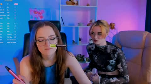 Snapshot of luna_berryy chatting on February 8, 11:34 pm luna_berryy online show from February 8, 11:34 pm
