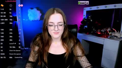 Snapshot of luna_berryy chatting on February 17, 11:09 pm luna_berryy online show from February 17, 11:09 pm
