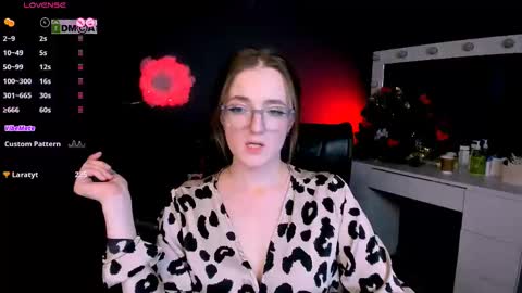 Snapshot of luna_berryy chatting on February 21, 2:50 am luna_berryy online show from February 21, 2:50 am