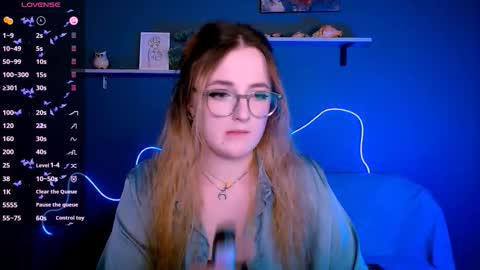 Snapshot of luna_berryy chatting on October 11, 7:45 pm luna_berryy online show from October 11, 7:45 pm