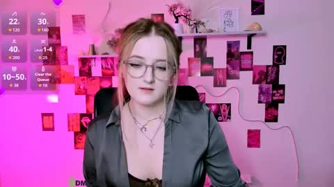 Snapshot of luna_berryy chatting on May 6, 8:25 pm luna_berryy online show from May 6, 8:25 pm