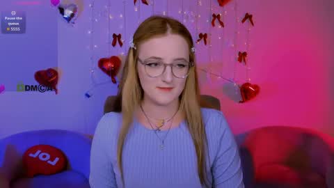 Snapshot of luna_berryy chatting on May 8, 7:52 pm luna_berryy online show from May 8, 7:52 pm