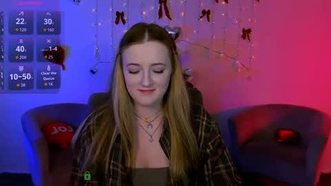 Snapshot of luna_berryy chatting on May 12, 7:11 pm luna_berryy online show from May 12, 7:11 pm